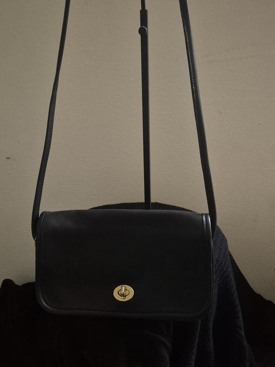 Coach Handbags - Vintage Coach Crossbody 80's